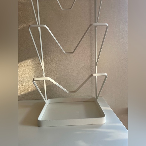 White Metal Rack - Picture 9 of 9